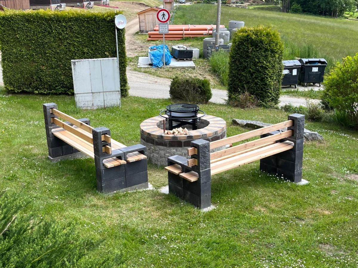 Chata Pod Houbovym Vrchem 2 Horní Planá Esterno foto